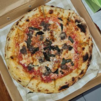 Product Review of Oma Elly Kitchen - Beef Fennel Sausage Pizza from Tokopedia customer review 0