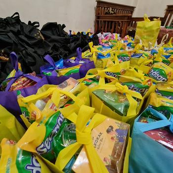 Product Review of Tas Spunbond Handle uk 25x35x8 / Goodie Bag / Tas Kain Polos from Tokopedia customer review 0