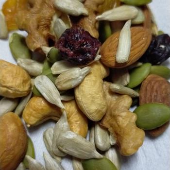 Product Review of CEMILAN SEHAT ORGANIC KACANG KACANGAN BIJI BIJIAN MIX FRUIT DRIED from Tokopedia customer review 0