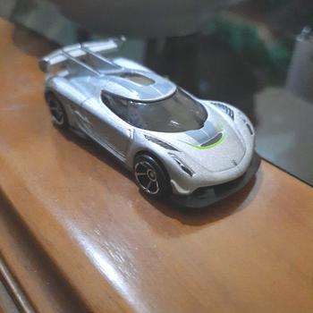 Product Review of hotwheels 2020 koenigsegg jesko from Tokopedia customer review 0