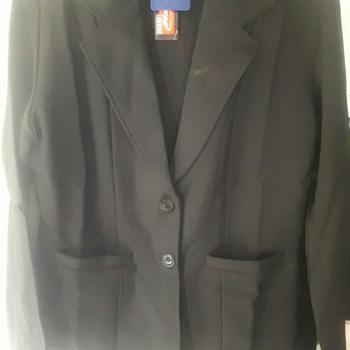 Product Review of Jas Blazer Wanita Jas Kerja Kantor Cewe Polos Dewasa Anak Jaket Blezer Cewek Pakaian Formal Kantoran Dasar Hitam Abu  Bahan Panjang Kancing Jumbo Big Size Cardigan Rompi Outer Perempuan  Ootd Korean Style Seragam Slimfit from Tokopedia customer review 3