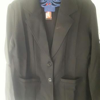 Product Review of Jas Blazer Wanita Jas Kerja Kantor Cewe Polos Dewasa Anak Jaket Blezer Cewek Pakaian Formal Kantoran Dasar Hitam Abu  Bahan Panjang Kancing Jumbo Big Size Cardigan Rompi Outer Perempuan  Ootd Korean Style Seragam Slimfit from Tokopedia customer review 0