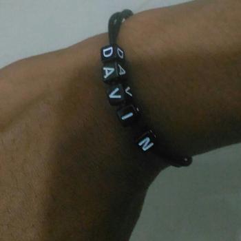 Product Review of Gelang Tali Inisial Nama Huruf Dadu Custom Pria Wanita Couple Sahabat from Tokopedia customer review 1
