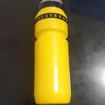 Product Review of Botol Bottle Bidon Tempat Minum Sepeda Livestrong 750 cc Yellow from Tokopedia customer review 0