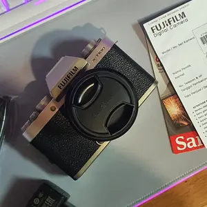 FUJIFILM X-T30 II Mirrorless Camera with XC 15-45mm f/3.5-5.6 Lens / Fuji XT30 II kit XC 15-45mm Silver Garansi Resmi