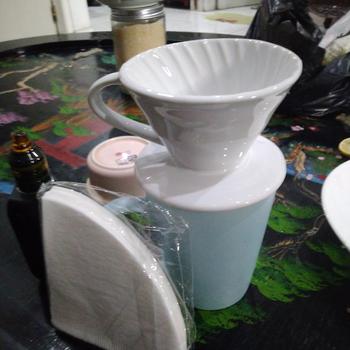 Product Review of Paket Alat Kopi V60 Dripper Keramik + Paper Filter 40pcs from Tokopedia customer review 0