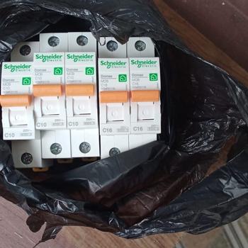 Product Review of MCB DOMAE SCHNEIDER NEW 1P 2A 4A 6A 10A 16A 20A 32A 40A 50A 63A SNI from Tokopedia customer review 0