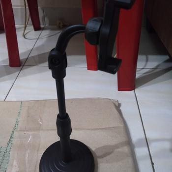Product Review of STAND HP ADJUSTABLE UNIVERSAL / HOLDER MEJA / HOLDER STAND LIVE  / STAND HP ROTARI 360 STAND HP HD25 / STAND HD25 from Tokopedia customer review 0