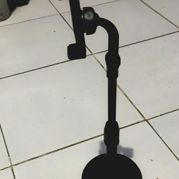 Product Review of STAND HP ADJUSTABLE UNIVERSAL / HOLDER MEJA / HOLDER STAND LIVE  / STAND HP ROTARI 360 STAND HP HD25 / STAND HD25 from Tokopedia customer review 0