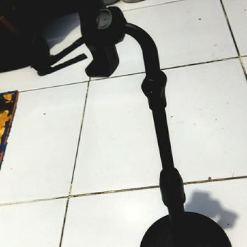 Product Review of STAND HP ADJUSTABLE UNIVERSAL / HOLDER MEJA / HOLDER STAND LIVE  / STAND HP ROTARI 360 STAND HP HD25 / STAND HD25 from Tokopedia customer review 1