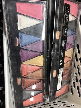 Product Review of ENVIO - IMPLORA Eyeshadow Beauty Palette 12 Warna/ 13 Warna/ Kupu/ 9in1 from Tokopedia customer review 0