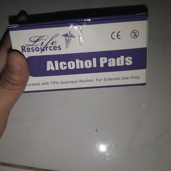 Product Review of Alcohol Swab Tisu Alkohol Pads 1 Box isi 100 Murah from Tokopedia customer review 0