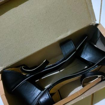 Product Review of Paket Bundling 3set kacamata+tas Laura+hak tahu dhl 5cm Sandal Wanita from Tokopedia customer review 1