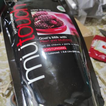 Product Review of MuTouch Goat's Milk Shower Cream Pearl and Mulberry 800ml (Sabun Mandi) from Tokopedia customer review 0