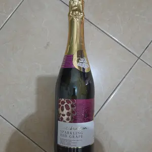 Star Village Sparkling Red Grape 750ml – Minuman Anggur Merah Non Alkohol untuk Momen Spesial