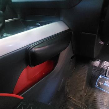 Product Review of Mini Car Arm Knee Pad | Bantal Penyangga lengan lutut Door Armrest Trim Mobil from Tokopedia customer review 1