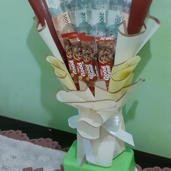 Product Review of Gold Border Frame Cellophane Wrapping Paper Kertas Bunga from Tokopedia customer review 0