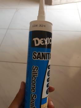 Product Review of SILICONE SEALANT DEXTONE SANITARY ANTI JAMUR (ACETIC) / LEM SEALANT KHUSUS AREA BASAH from Tokopedia customer review 0