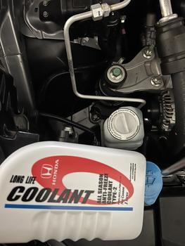 Product Review of Air Cairan Pendingin BIRU HONDA Radiator Coolant TYPE 2 Biru Genuine original baru 1 botol 1 liter Made In Thailand car from Tokopedia customer review 2