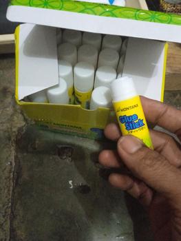 Product Review of MONTANA Glue Stick Lem Batang 10g 24 Pcs Strong Adhesive Perekat Serbaguna GS-10/Box from Tokopedia customer review 0