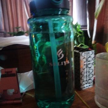 Product Review of Botol Minum Besar Jumbo Travelling Botol Seliya 2 liter BPA from Tokopedia customer review 0