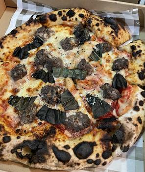 Product Review of Oma Elly Kitchen - Beef Fennel Sausage Pizza from Tokopedia customer review 0
