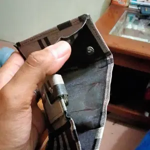 Dompet Gantungan Kunci STNK Mobil & Motor Motif Brubery Bahan Kanvas Kuat 18x10 cm dengan 1 Kantung Besar & 2 Kantung Kecil untuk Karcis Parkir - Car, Foto