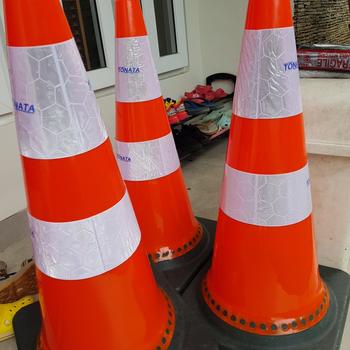 Product Review of Safety Traffic Cone / Kerucut Lalu Lintas Tonata 2.4 Kg 2,4 Kg from Tokopedia customer review 0
