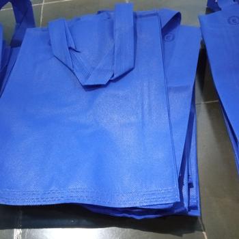 Product Review of Tas Spunbond Handle uk 25x35x8 / Goodie Bag / Tas Kain Polos from Tokopedia customer review 0