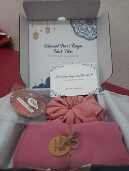 Product Review of HAMPERS HIJAB SEGI EMPAT EXCLUSIVE | HAMPERS LEBARAN IDUL FITRI from Tokopedia customer review 1