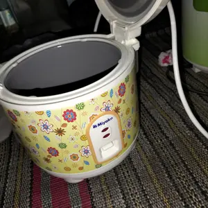 Magic com MIYAKO 3 in 1 / Rice cooker / Penanak nasi 0.6L / MCM 609
