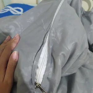 Cover Duvet / Cover Selimut Bed Cover / Cover Quilt - Tali di 8 Titik + Resleting - Emboss SIGNATURE