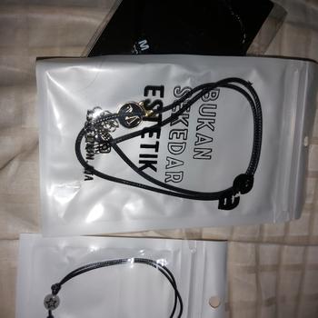 Product Review of Gelang Tali Inisial Nama Huruf Dadu Custom Pria Wanita Couple Sahabat from Tokopedia customer review 0