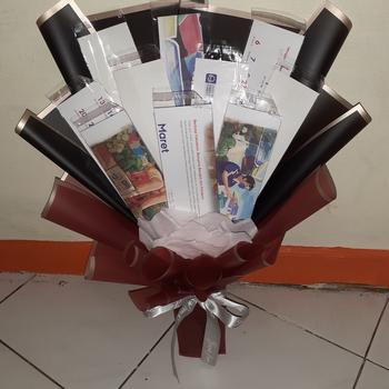 Product Review of Gold Border Frame Cellophane Wrapping Paper Kertas Bunga from Tokopedia customer review 0