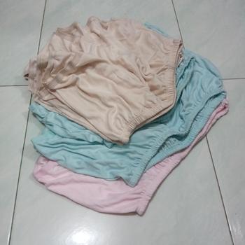 Product Review of 3 pcs - Celana Dalam Wanita Sweet Love Original / Bahan Kaos Tebal / bahan katun / mtoif polos/ Size L LL LLL LLLL from Tokopedia customer review 0
