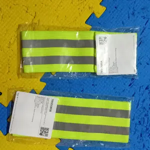 TaffSPORT Mixxar Gelang Reflektif Memantulkan Cahaya Safety Reflective Arm Wrist Ankle Band untuk Visibilitas Keamanan Olahraga Lari Sepeda Outdoor di Malam Hari