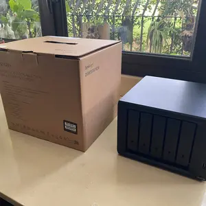 Synology NAS DS1525+ - 8GB 5Bay Storage Fleksibel untuk Rumah & Bisnis Kecil dengan Jaringan 10GbE & Caching SSD NVMe