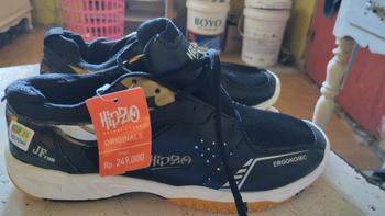 Product Review of HIPZO Sepatu Badminton M042 Untuk Pria Olahraga BuluTangkis & Tenis Meja from Tokopedia customer review 3