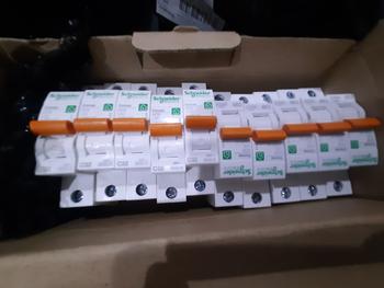 Product Review of MCB DOMAE SCHNEIDER NEW 1P 2A 4A 6A 10A 16A 20A 32A 40A 50A 63A SNI from Tokopedia customer review 3