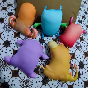 Boneka Kuman Monster Peraga Random Edukasi Warna Warni Puppet Show