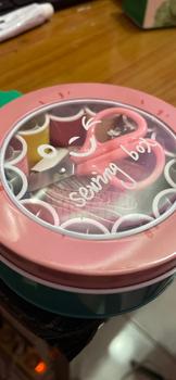Product Review of COD Set Benang Alat Jahit Kotak Besi Bulat dilengkapi Dengan 12 Warna  Pilihan Set Jarum Gunting Perlengkapan from Tokopedia customer review 0