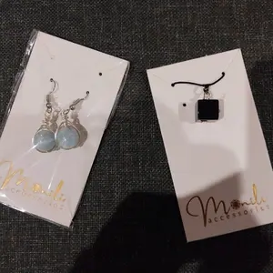 Aquamarine Earrings / Anting Batu Aquamarine Asli Natural