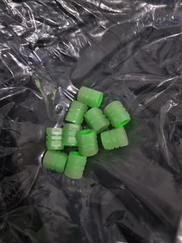 Product Review of tutup pentil ban mobil motor sepeda glow in the dark luminous nyala car tire valve cap from Tokopedia customer review 0