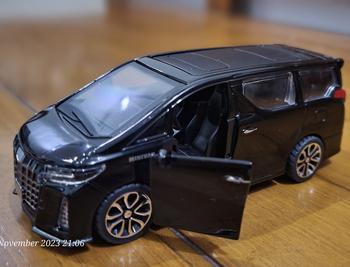 Product Review of Diecast Mainan Mobil Miniatur Alphard Buka Pintu Route Besi Pullback from Tokopedia customer review 1