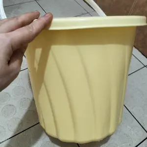 Indokurnia Ember Ulir 3 Galon Pastel