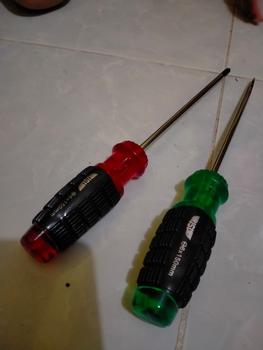 Product Review of VSV Obeng gagang karet 2pc 6x150[-][+] / Obeng karet / screwdriver from Tokopedia customer review 0