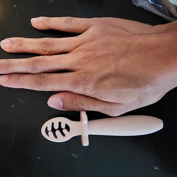 Product Review of BLOOME Baby Palm Grip Training Utensils - Stage 1 Silicone Dip Spoon from Tokopedia customer review 2