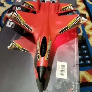 RC Pesawat Jet Mainan SU-35 LED Remote Control Baterai 3.7V 250mAh Frekuensi 2.4G Amfibi Darat Udara Anti-Tabrakan EPP ABS 33x26x9cm - Asli