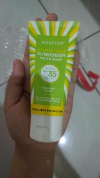 Product Review of AZARINE Sunscreen Hydrasoothe Gel SPF 45 PA++ Aqua Essence Sun Shield Serum SPF 50 PA++ Semua Jenis Kulit Berjerawat Berminyak Wajah Sunblock Perawatan Facial from Tokopedia customer review 1