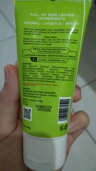 Product Review of AZARINE Sunscreen Hydrasoothe Gel SPF 45 PA++ Aqua Essence Sun Shield Serum SPF 50 PA++ Semua Jenis Kulit Berjerawat Berminyak Wajah Sunblock Perawatan Facial from Tokopedia customer review 0